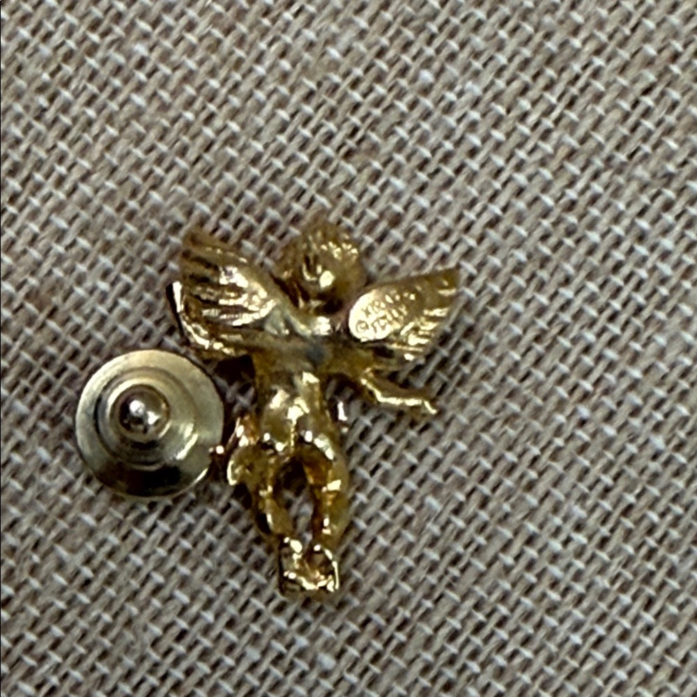 Kirks Folly Gold Angel Lapel Pin - Picture 4 of 4